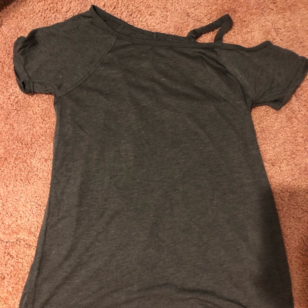 Long shoulder top